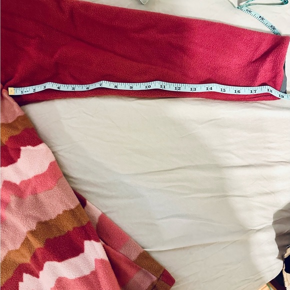 Simply Southern women’s size Large Red and Pink Wave Sweater EUC - Picture 4 of 4